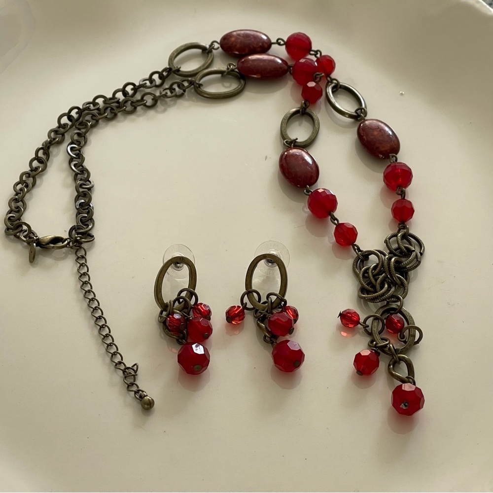 Premier Designs Bronze Color Necklace and Earrings.